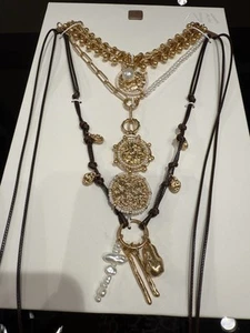 Pack de 3 collares medallones y cuentas Zara 2025 Ref 1856/209/303 - Imagen 1 de 9