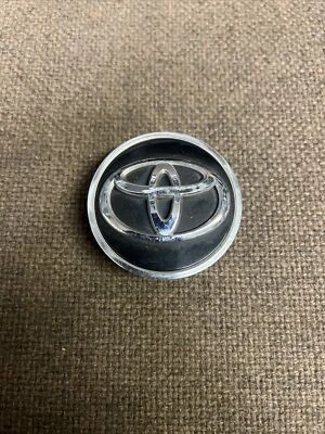Toyota Corolla Venza Sienna Avalon Wheel Center Hubcap 62mm Cap OE Black Chrome - Image 1 of 2