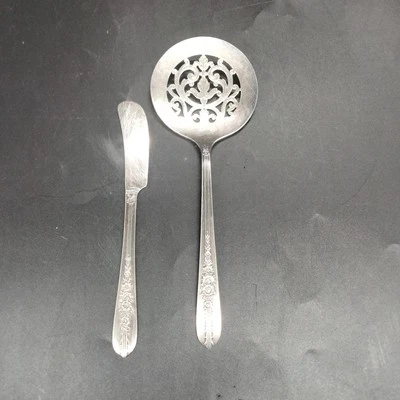 Cuchillo de mantequilla y servidor de tomate rosa real placa de plata Nobility Plate Foto 1 de 3