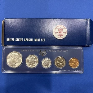 United States 1964-D US Mint Set in Plastic Case Silver Coins & Box as shown - Picture 1 of 12