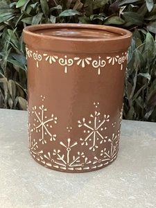 Porta utensilios de cerámica Pottery Barn pan de jengibre copo de nieve marrón blanco vacaciones - Imagen 1 de 5