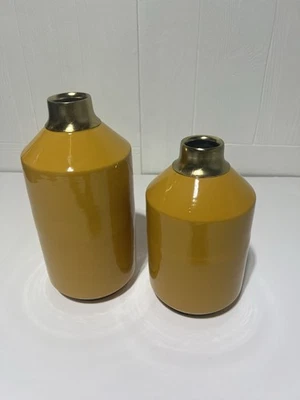 Желтые металлические декоративные вазы с золотыми ободами, набор из 2, 10 дюймов и 8 дюймов - Изображение 1 из 4