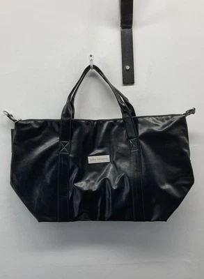 Nuevo con etiquetas Bolso de Mano John Varvatos Negro Imitación Cuero PVC Fin de Semana Lona Foto 1 de 4