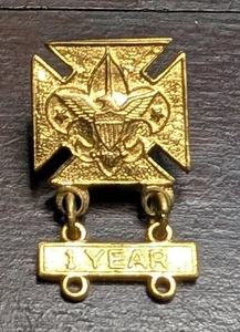 Vintage BSA Boy Scouts of America 1 Year bar pin, goldtone, clutch back - Picture 1 of 2