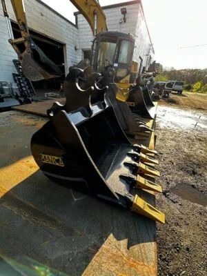 Kubota KX040 24"" cubo de excavación de alta resistencia Foto 1 de 3