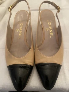 Vintage Authentic Chanel Cream+Black Slingback  Heels Pumps Shoes Size 6 Italy - Picture 1 of 8