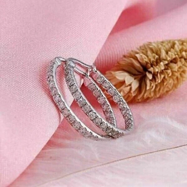 Aretes tipo argolla Huggie de diamantes creados en laboratorio de 1,60 quilates acabado sólido de oro blanco de 14 quilates Foto 1 de 1