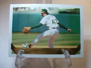 1993 Topps Gold #155 - Dennis Eckersley - Oakland Athletics 93-285 - Picture 1 of 2