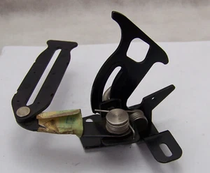 4A0823480A Oryginał Rygiel zatrzask maski blokada Audi 100 A6 C4 1991/94 - Zdjęcie 1 z 7