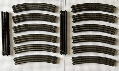 TRIX Twin TTR Track Set of 14 (Full Radius) Bakelite  - Image 1 of 4