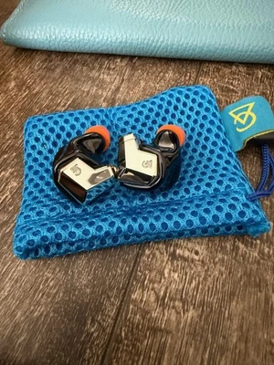 Campfire Audio Supermoon Deluxe Black 3.5mm, 2.5mm, 4.4mm Earphones Excellent - Image 1 of 3