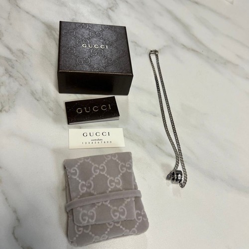 Gucci Ritaglio G Collana Anello Ciondolo Argento Accessori Moda Elegante C469