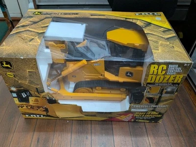 ERTL John Deere 850J Dozer RC 27MHz Remote Control Toy - Image 1 of 4