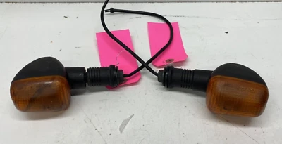 OEM SUZUKI GS500F GS 500 F PAR INTERMITENTE DELANTERO JUEGO DE GUIÑOS IZQUIERDA DERECHA 04-09 Foto 1 de 2