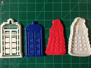 Cortador de galletas grabado Dr. Who Tardis y Dalek - Imagen 1 de 8