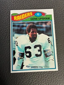 Tarjeta de fútbol americano 1977 Topps Gene Upshaw Oakland Raiders #415 (C) - Imagen 1 de 2