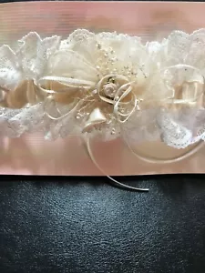 NEW WEDDING GARTER, FROM LOCAL WEDDING SHOP, NOW CLOSED. MANY LISTED.(GRY-99-48) - Picture 1 of 2