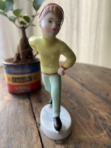 ROYAL WORCESTER FIGURE TUESDAY BOY DAYS OF THE WEEK BONE CHINA PERFECT - Picture 1 of 6