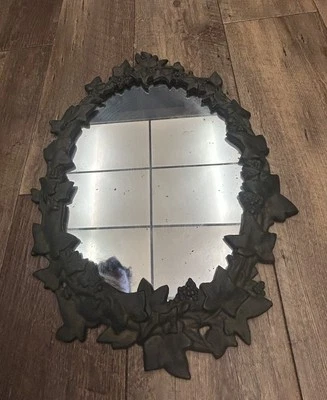 Espejo de pared colgante antiguo victoriano de metal fundido ARTE HIERRO hoja de uva ornamentada Foto 1 de 4