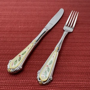 2 Piece Lot Lenox HOLIDAY 18/8 Stainless Holly & Berries Dinner Knife & Fork Set - Picture 1 of 7
