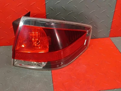 Luz trasera exterior pasajero derecho Ford Focus SES 2008-2011 sedán 4 puertas Foto 1 de 4