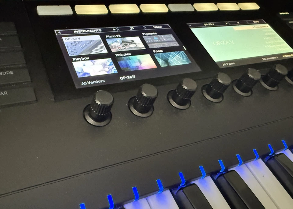 Native Instruments Komplete Kontrol S61 Mk2 Keyboard  OVP + Komplete Select TOP! - Bild 1 von 4