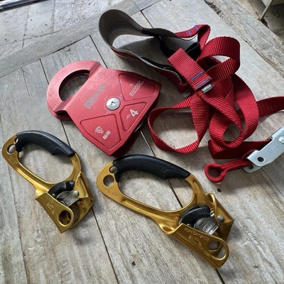 Polea CMC Rescue HD4 + agarre de cuerda + juego de arnés de seguridad - EPI certificado NFPA Foto 1 de 4
