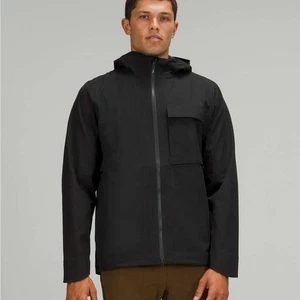 $248 Chaqueta Lululemon Outpour StretchSeal Negra Talla Mediana - Imagen 1 de 10