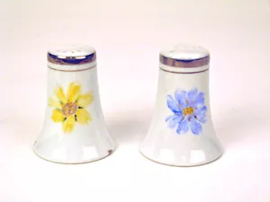 Shakers Set Salt Pepper, DAISY White Blue Yellow Flowers Gold Royalton Porcelain - Picture 1 of 1
