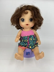 Hasbro Baby Alive Talking Brunette 2016 con silla, ¡probado y funcionando! - Imagen 1 de 6