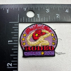 2004 SMALL SIZE Dallas THE RED HAT RODEO Texas Patch 52ac - Picture 1 of 2