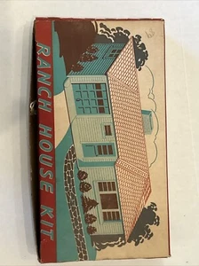 Plasticville - RH-1 Ranch House - Salmon & Gray Roof - Complete Nice Box - Picture 1 of 10