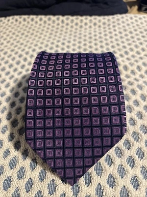 Corbata de seda para hombre Hugo Boss púrpura rosa cuadrada geométrica hecha a mano en Italia limitada Foto 1 de 4