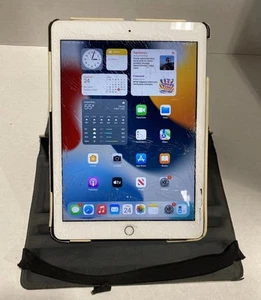 Apple Ipad 5th Gen A1823 9.7" 32GB Gold (WIFI+Cellular) AT&T Cracked Screen - Picture 1 of 15