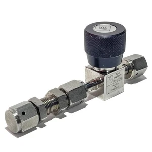 ASM UHV Needle Metering Valve – Test Helium 3x10⁻⁹ atm.cm³/Sec 1/4" VCR (France) - Picture 1 of 17