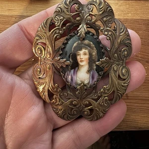 Broche prendedor retrato porcelana estilo victoriano vintage firmado estilo paristilo de Nueva York - Imagen 1 de 5