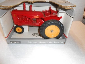 ERTL MASSEY-HARRIS 44 SPECIAL 1992 MODEL NO. 1115 - Picture 1 of 4