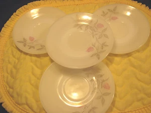 VTG Federal Glass clover blossom set of 4 saucers purple flowers milkglass - Picture 1 of 3