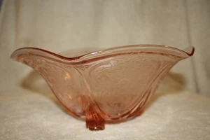 Royal Lace Pink 10" 3-Legged Ruffled Edge Bowl - Picture 1 of 6