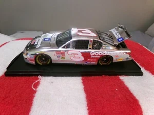 EIN WEITERER 2001 CHROME/PLATIN DALE GAINHARDT SR 1 OF 2508 BRANDNEU NEUWERTIG!!!!! 1/24 - Bild 1 von 11