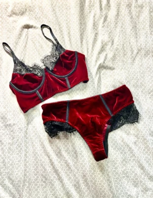 Terciopelo Lujo Borgoña Rojo Terciopelo Pestañas Negro Encaje Sujetador Panty Lencería Conjunto PERSONALIZADO Foto 1 de 4