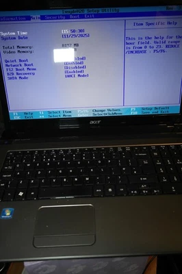 ACER Aspire 7750 P7YE0 B960 Laptop Windows 10 8Gb Ram 500GB HDD PSU working - Image 1 of 4