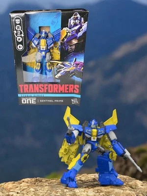 Figura de acción convertidora Studio Series Voyager Clase Uno Sentinel Prime 6,5 pulgadas Foto 1 de 4