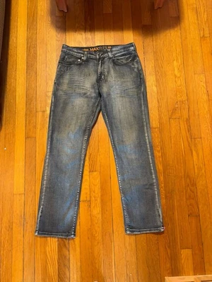 Jeans Max Flex Urban Pipeline para hombre. 32/32. Lavado medio recto relajado. Foto 1 de 4