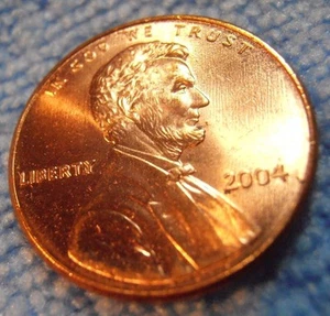 2004 P LINCOLN CENT - BU, Red coin, From a super nice roll FREE PROMPT SHIPPING! - Picture 1 of 2