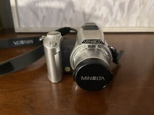 Konica Minolta DiMAGE Z1 3.2MP Digital Camera - Silver *TESTED* And Camera Case