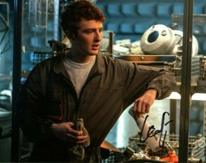 Doctor Who Autograph: LEO FLANAGAN (Kerblam!) Signed Photo - Picture 1 of 7
