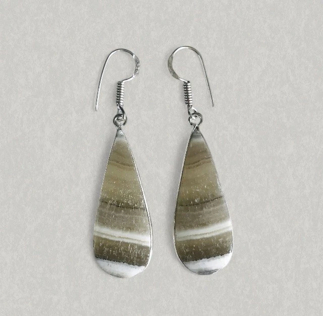 Висячие серьги-капли с кристаллами кальцита зебры — покрытие из чистого серебра 925 пробы - Изображение 1 из 1