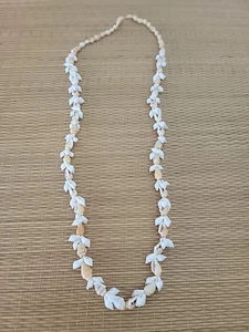 COLLAR LEI HAWAIANO VINTAGE 36" Racimos de conchas de perlas y conchas marinas marrón claro - Imagen 1 de 5