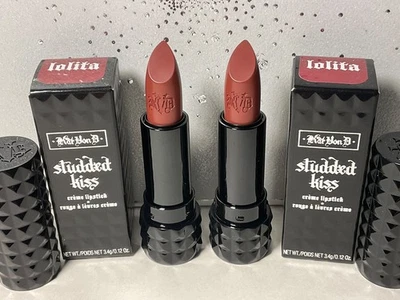 2x Lápiz labial Kat Von D tachonado Kiss LOLITA tamaño completo descontinuado, 2 CAJAS Foto 1 de 3